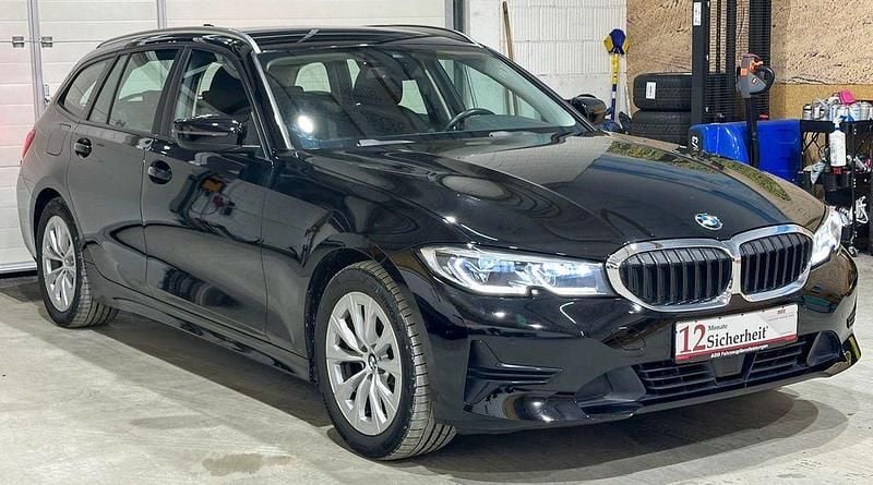 Schwarz Gebraucht 2021 BMW 320 Advantage Limousine | 25.799 € (Guter Preis) - Bild 1/4