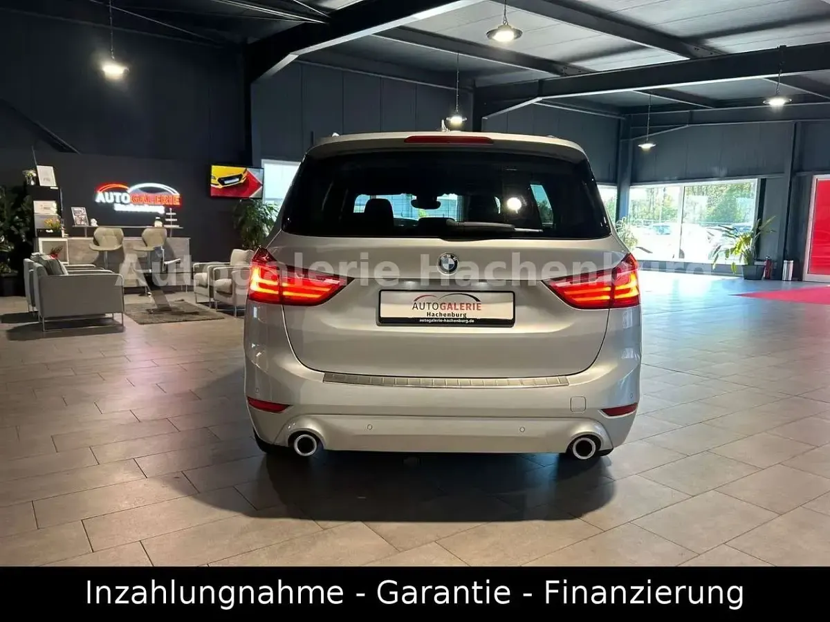 Gebraucht BMW 218 Advantage 150 PS (110 kW) 2018 Glaciersilber Van / Kleinbus