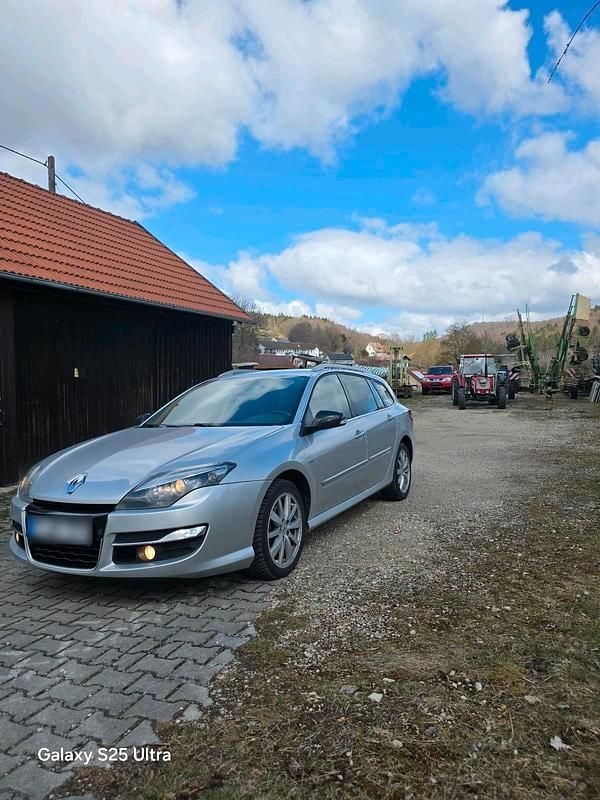 Gebraucht Renault Laguna III 131 PS (96 kW) 2012 Silber Kombi