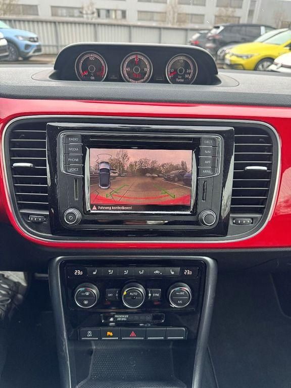 Gebraucht VW Beetle Cabriolet R-line 150 PS (110 kW) 2018 Tornadorot/textilverdeck schwa Cabrio