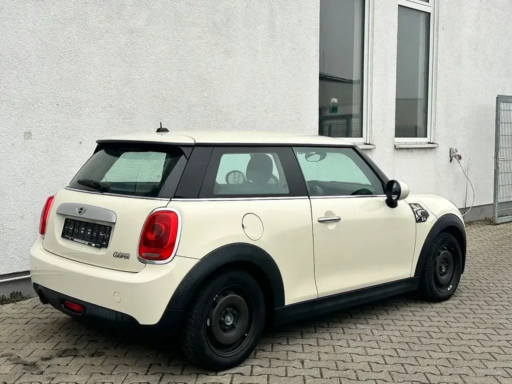 Używany Mini Cooper 136 KM (100 kW) 2015 Biały Hatchback