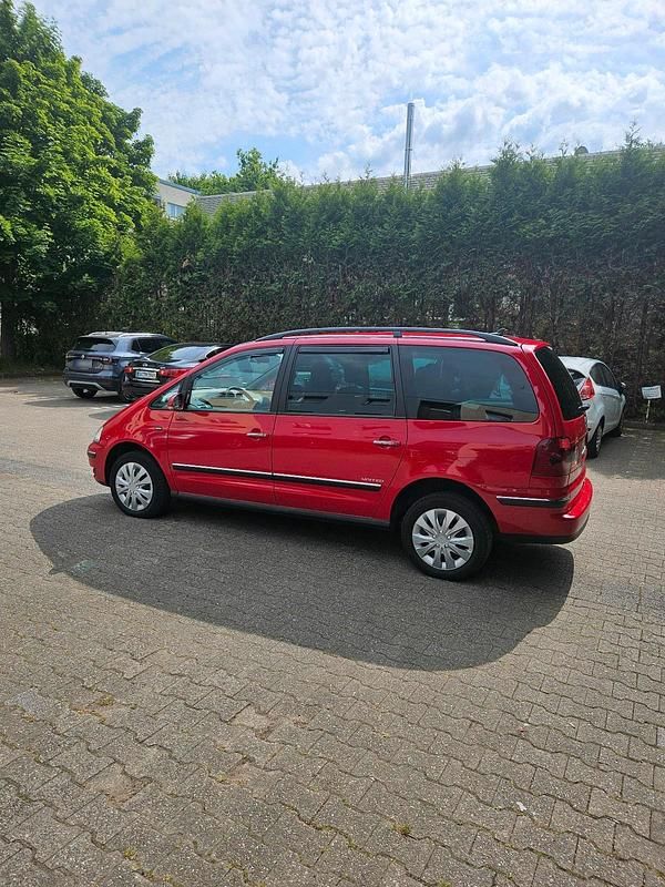Gebraucht VW Sharan 140 PS (102 kW) 2008 Rot Van / Kleinbus