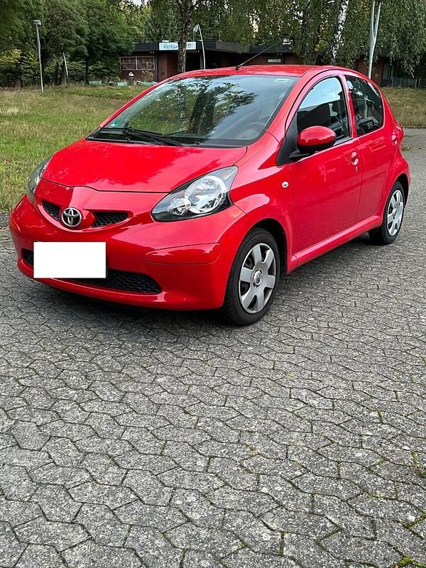 Rot Gebraucht 2008 Toyota Aygo Kleinwagen | 1.900 € (Guter Preis) - Bild 1/4