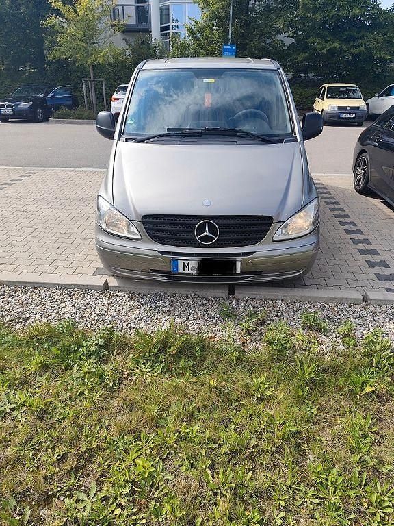 Grau Gebraucht 2009 Mercedes Vito Van / Kleinbus | 8.500 € (Guter Preis) - Bild 1/4