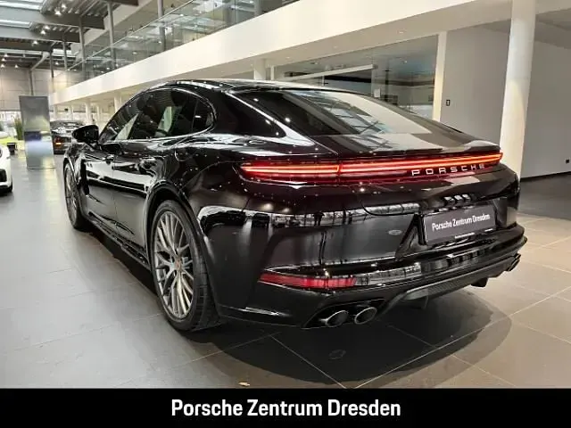 Neu Porsche Panamera 544 PS (400 kW) 2026 Tiefschwarzmetallic (metallic) Kleinwagen