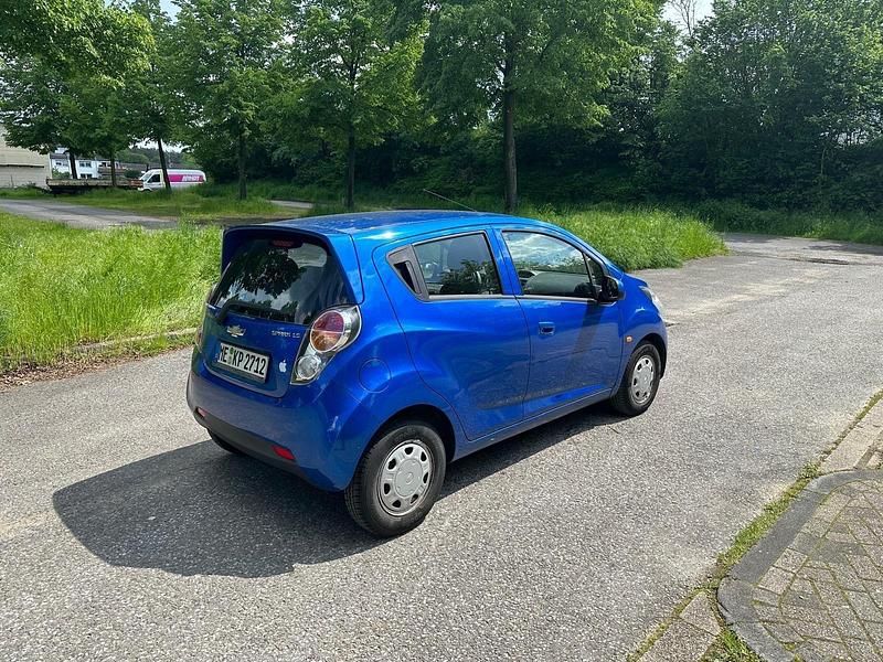 Gebraucht Chevrolet Spark 68 PS (50 kW) 2011 Blau Kleinwagen