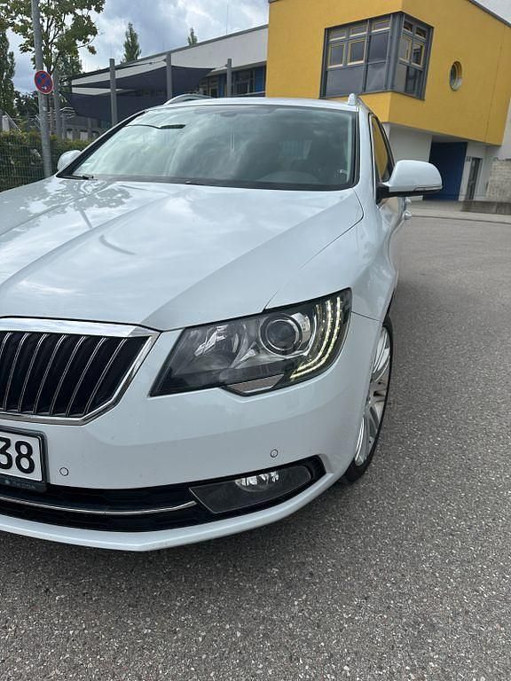 Gebraucht Skoda Superb Exclusive 170 PS (125 kW) 2014 Weiß Kombi