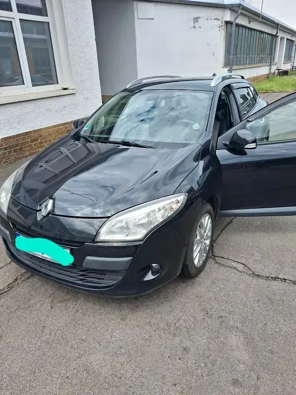 Gebraucht Renault Mégane Dynamique 131 PS (96 kW) 2011 Schwarz Limousine
