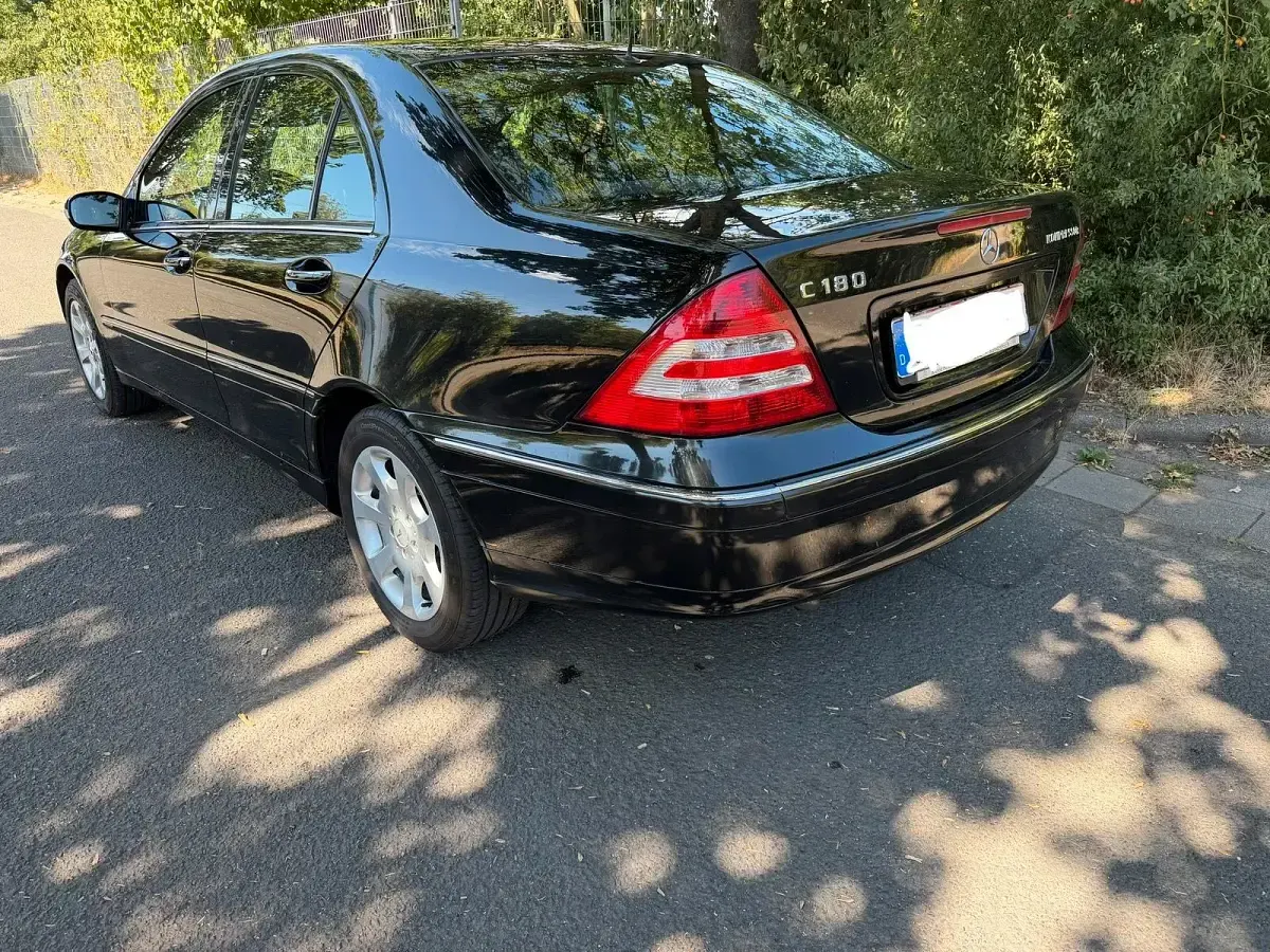 Gebraucht Mercedes C180 Elegance 143 PS (105 kW) 2004 Schwarz Limousine