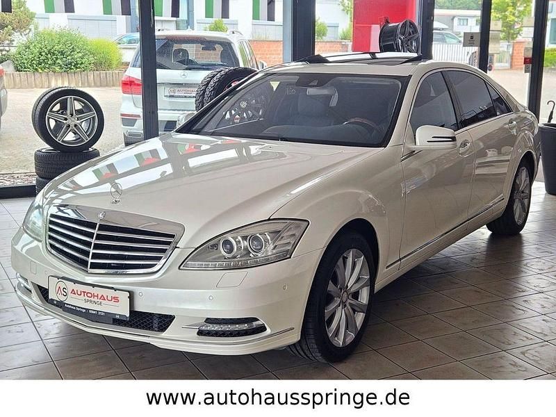 Weiß Gebraucht 2010 Mercedes S500L Limousine | 27.990 € (Teuer) - Bild 1/4