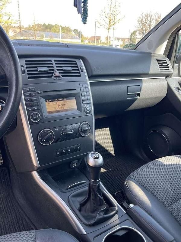 Gebraucht Mercedes B200 Sport 140 PS (102 kW) 2009 Schwarz Van / Kleinbus