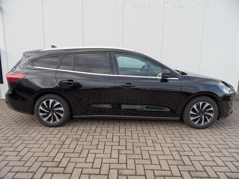 Gebraucht Ford Focus Titanium 125 PS (91 kW) 2024 Schwarz metallic