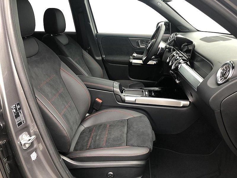Gebraucht Mercedes GLB220 190 PS (139 kW) 2025 Grau metalliclack mountaingrau SUV