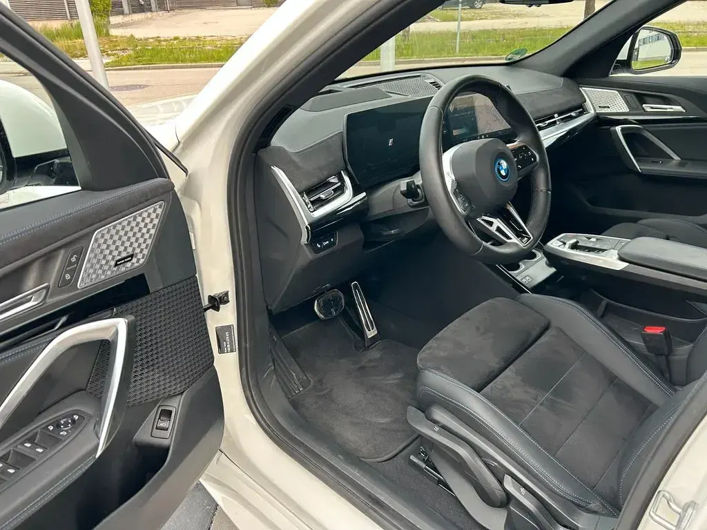 Gebraucht BMW iX2 M Sport 230 kW (313 PS) 2025 Weiß SUV