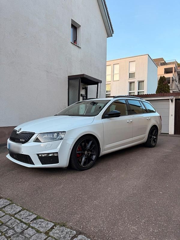 Gebraucht Skoda Octavia RS 184 PS (135 kW) 2016 Weiß Kleinwagen