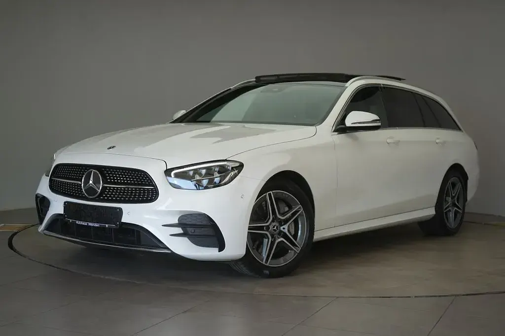 Gebraucht Mercedes E300 AMG 306 PS (225 kW) 2022 Weiß Limousine