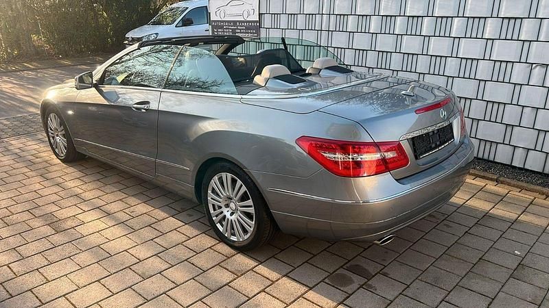 Usata Mercedes E350 231 CV (169 kW) 2010 Argento Cabrio
