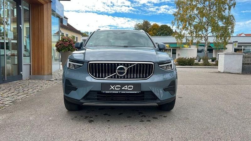 Thunder grey Gebraucht 2022 Volvo XC40 Plus SUV | 33.400 € (Guter Preis) - Bild 1/4