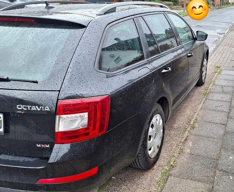 Gebraucht Skoda Octavia Ambition 150 PS (110 kW) 2014 Schwarz Kleinwagen