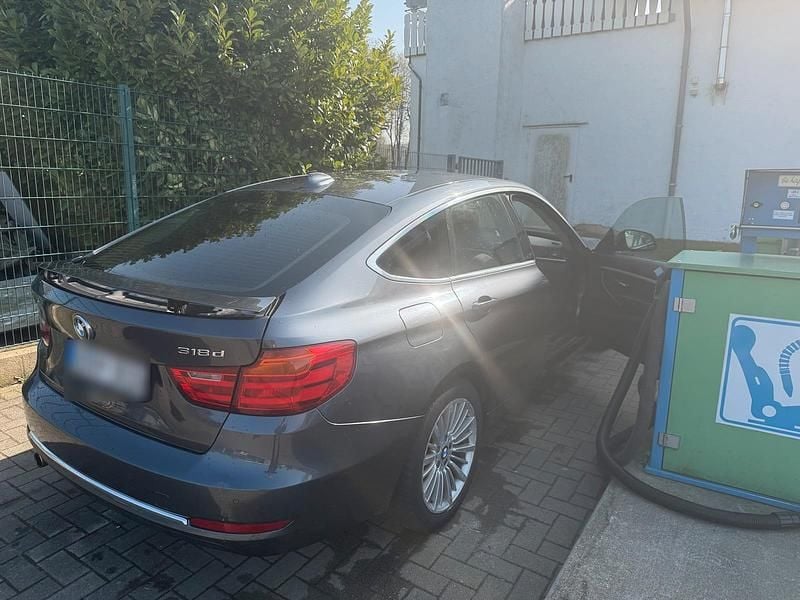 Second-hand BMW 318 2015 Gri Berlinǎ