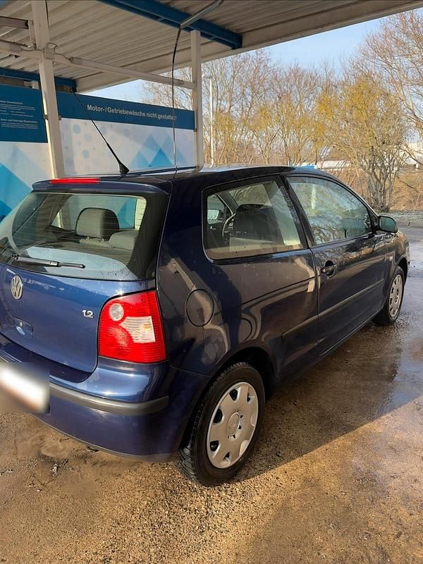 Gebraucht VW Polo 62 PS (45 kW) 2011 Blau Kleinwagen