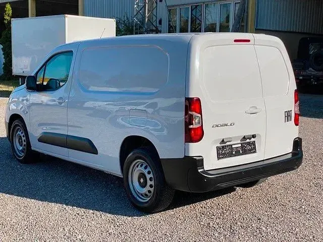 Gebraucht Fiat Doblò 131 PS (96 kW) 2025 Weiß Van / Kleinbus