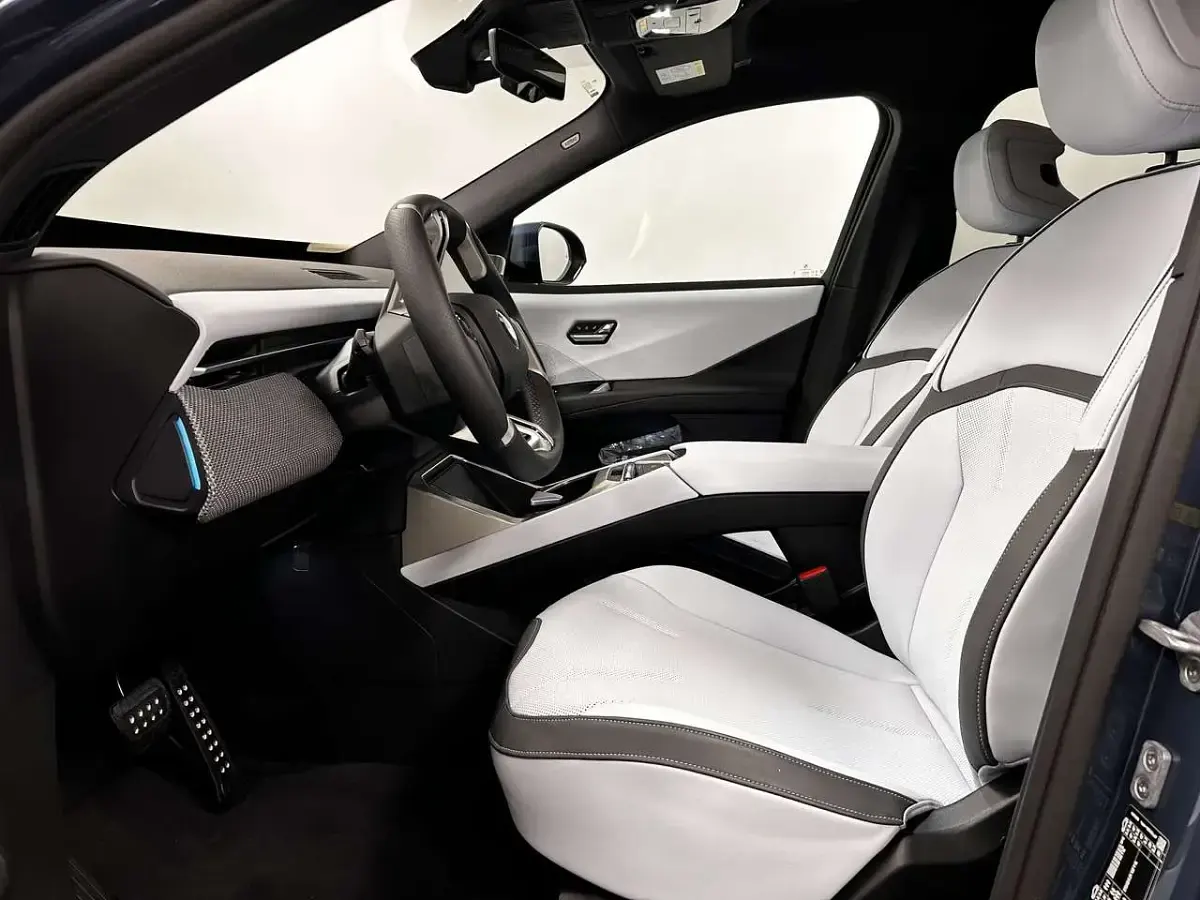 Neu BMW iX3 M Sport 344 kW (469 PS) 2025 Ocean wave blau SUV