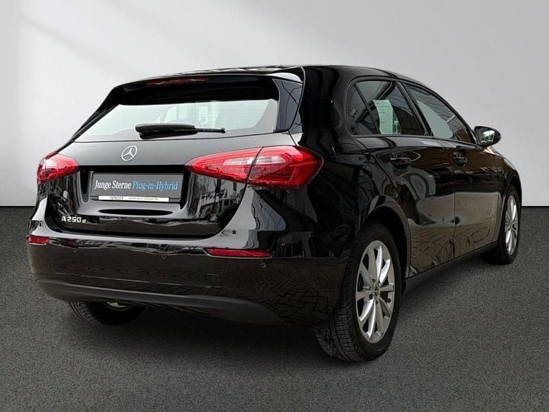 Gebraucht Mercedes A250 218 PS (160 kW) 2022 Unilack nachtschwarz Limousine