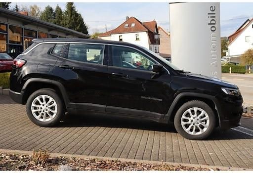 Usado Jeep Compass Altitude 131 HP (96 kW) 2024 Preto SUV