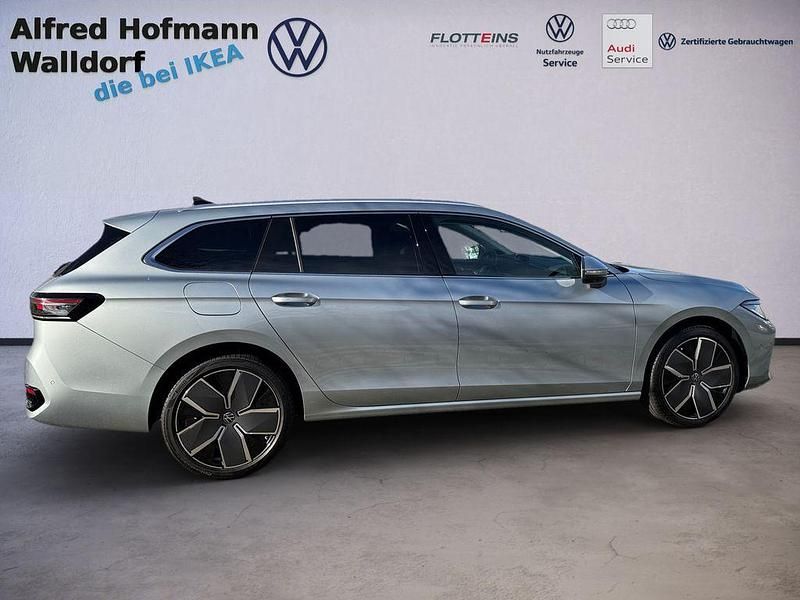 Gebraucht VW Passat Elegance 150 PS (110 kW) 2024 Andere farbe Kombi