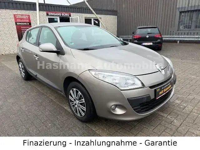 Gebraucht Renault Mégane Expression 110 PS (80 kW) 2011 Beige Limousine