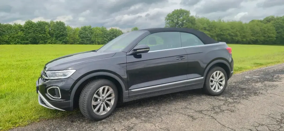 Gebraucht VW T-Roc Cabriolet 110 PS (80 kW) 2023 Schwarz Cabrio
