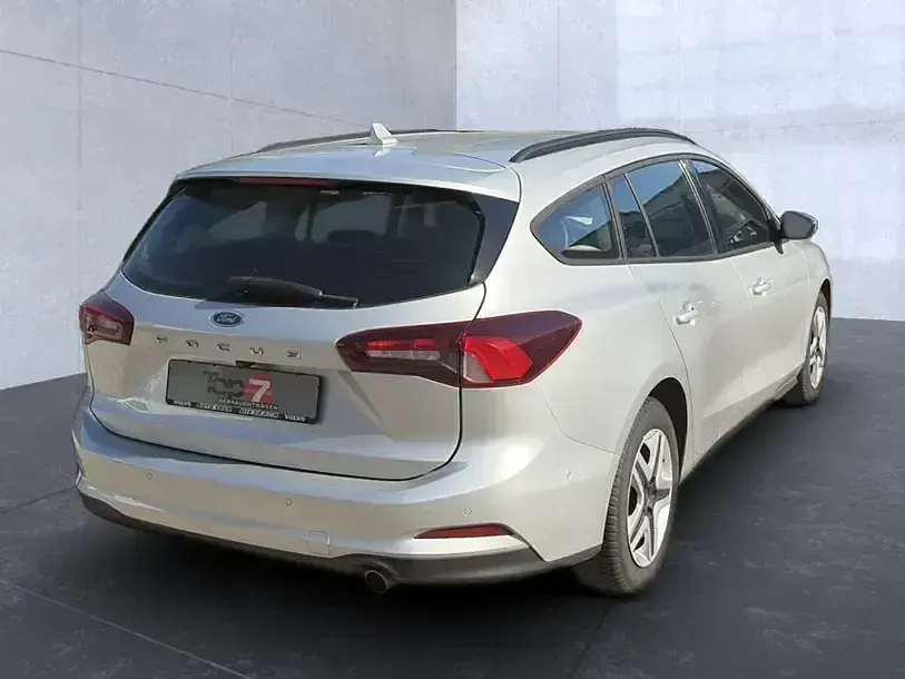 Gebraucht Ford Focus Cool & Connect 125 PS (91 kW) 2022 Polarsilber (metallic) Kombi