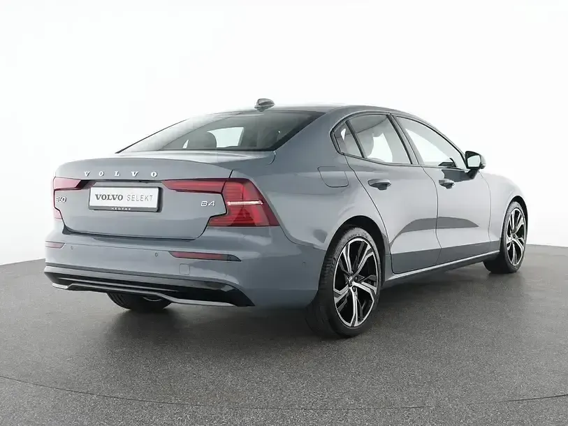 Gebraucht Volvo S60 Plus 197 PS (144 kW) 2024 Grau Limousine