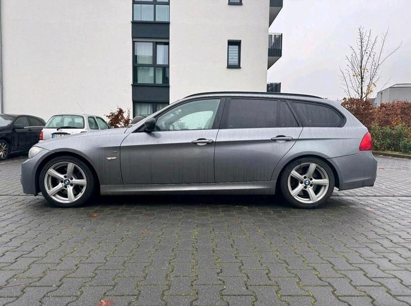Gebraucht BMW 330 M Sport 245 PS (180 kW) 2011 Grau Kombi