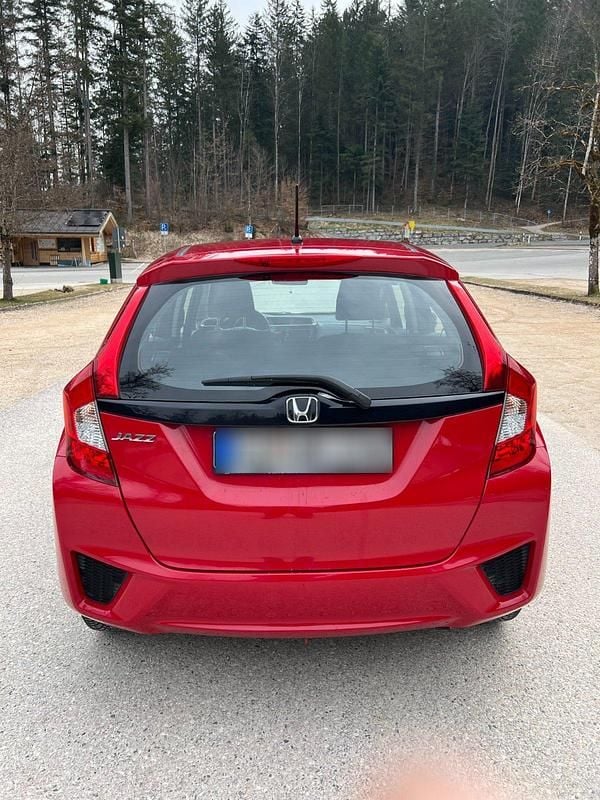 Gebraucht Honda Jazz Trend 102 PS (75 kW) 2016 Rot Kleinwagen