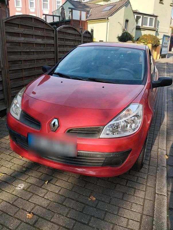 Rot Gebraucht 2005 Renault Clio III Authentique Kleinwagen | 1.800 € - Bild 1/4