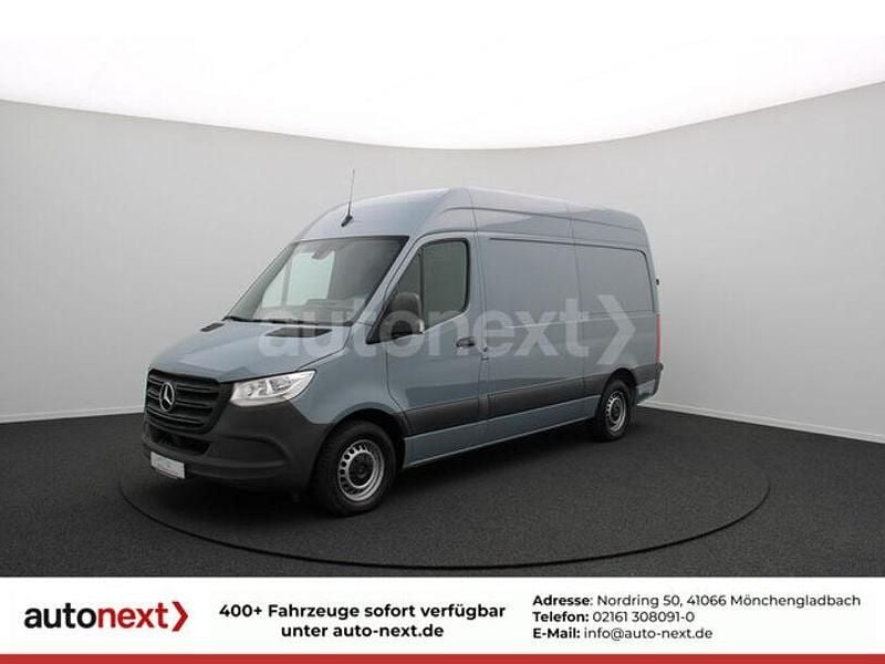 Gebraucht Mercedes Sprinter 163 PS (119 kW) 2020 Grau Van