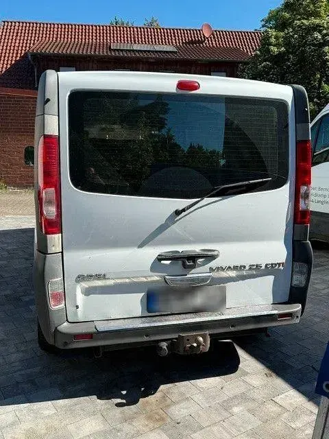 Używany Opel Vivaro 145 KM (106 kW) 2009 Biały Minivan
