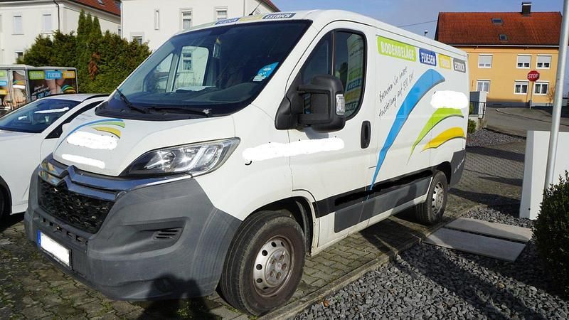 Weiß Gebraucht 2015 Citroën Jumper Van / Kleinbus | 7.650 € (Superpreis) - Bild 1/4
