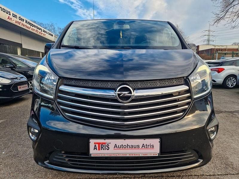 Schwarz Gebraucht 2017 Opel Vivaro Van / Kleinbus | 10.850 € (Superpreis) - Bild 1/4