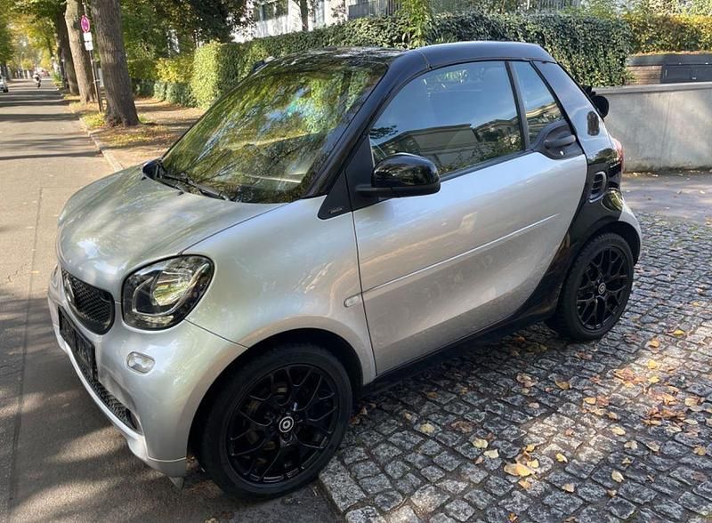 Silber Gebraucht 2016 Smart ForTwo Cabrio Passion Cabrio | 10.999 € (Fairer Preis) - Bild 1/4