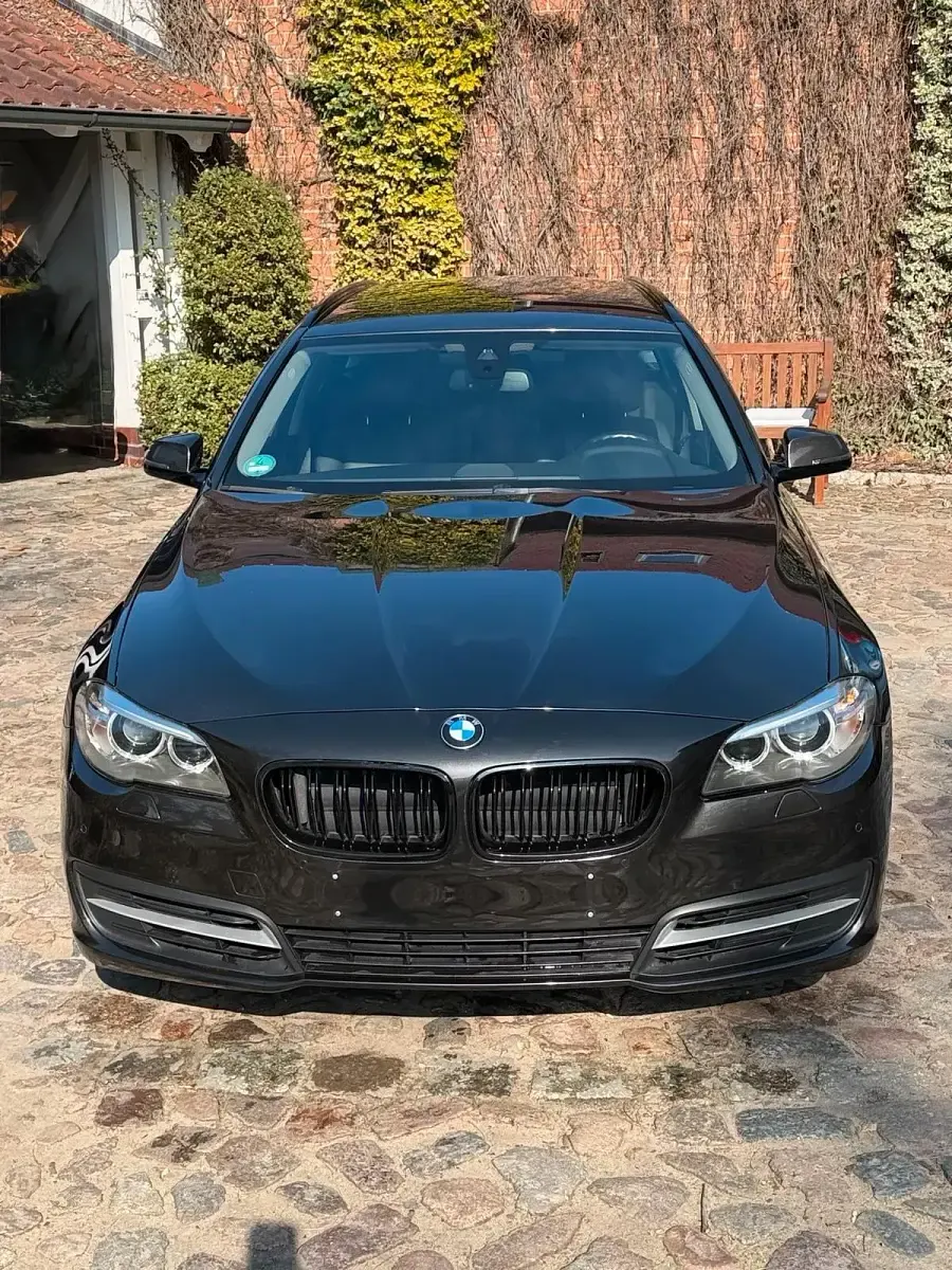 Gebraucht BMW 520 190 PS (139 kW) 2015 Grau Kombi