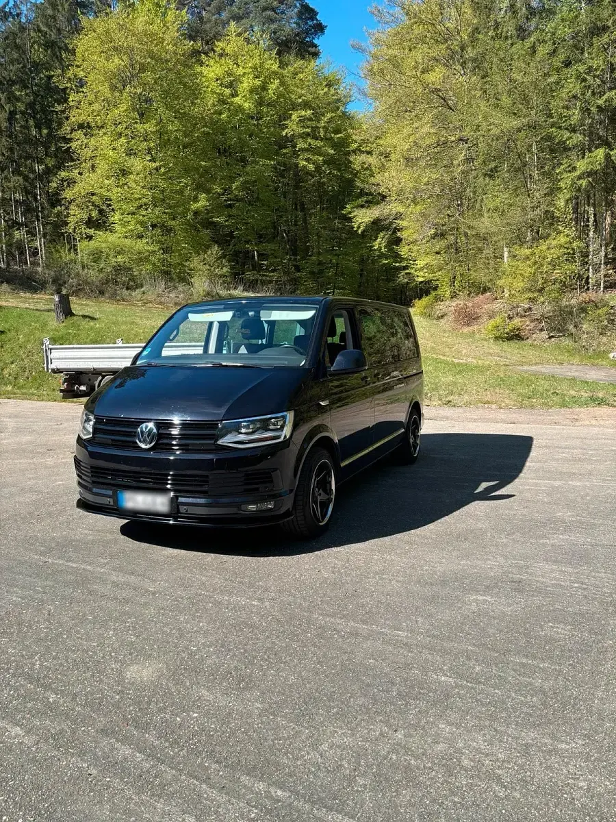 Gebraucht VW Multivan Highline 205 PS (150 kW) 2017 Schwarz Van / Kleinbus