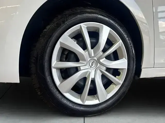 Gebraucht Opel Corsa-e Edition 100 kW (136 PS) 2023 Weiß Kleinwagen