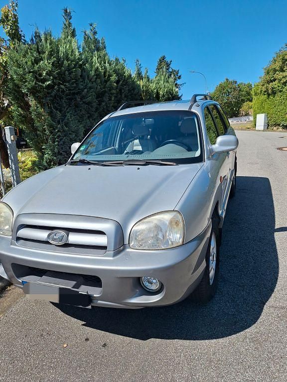Grau Gebraucht 2005 Hyundai Santa Fe GLS SUV | 2.700 € (Fairer Preis) - Bild 1/4