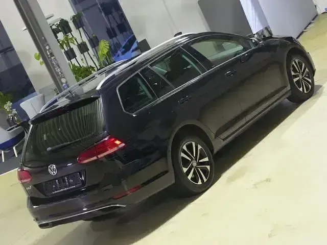 Gebraucht VW Golf VII IQ Drive 116 PS (85 kW) 2019 Deep blackperl. Kombi