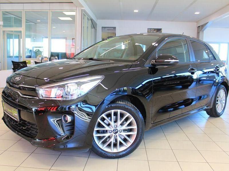 Gebraucht Kia Rio DREAM-TEAM Edition 101 PS (74 kW) 2020 Schwarz Limousine