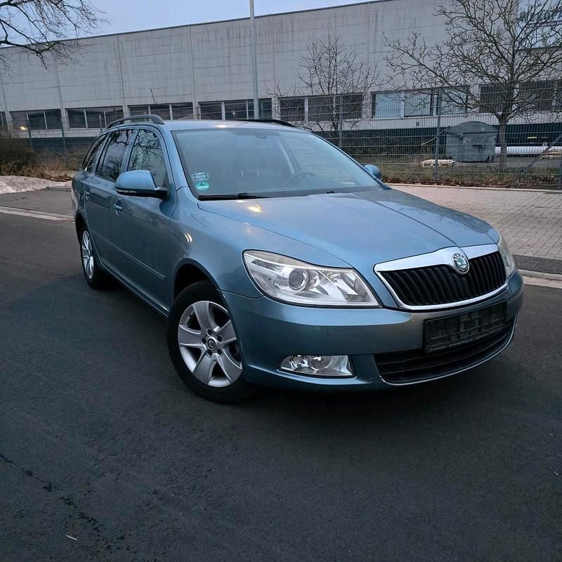 Blau Gebraucht 2009 Skoda Octavia Kombi | 3.999 € (Etwas zu teuer) - Bild 1/4