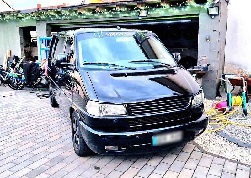 Schwarz Gebraucht 2002 VW Multivan Van | 15.555 € (Fairer Preis) - Bild 1/4